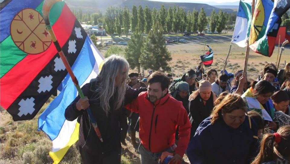 ¿Qué hacemos con los “indios”?. Los “Pueblos Originarios”, la demagogia de Milei y la miseria progresista