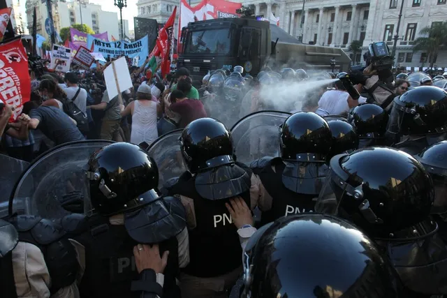 Gobierno anti obrero: AJUSTE Y REPRESIÓN